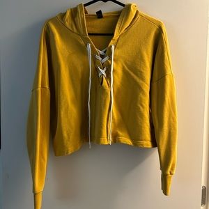 Women’s small Windsor cropped sweatshirt